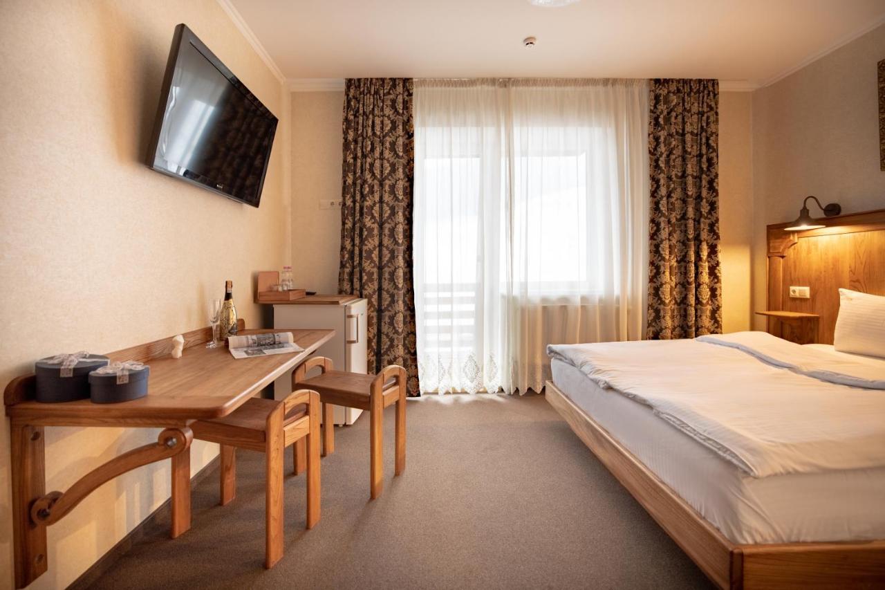 Private Rooms In Hotel Lift 1R Bukovel Exteriör bild