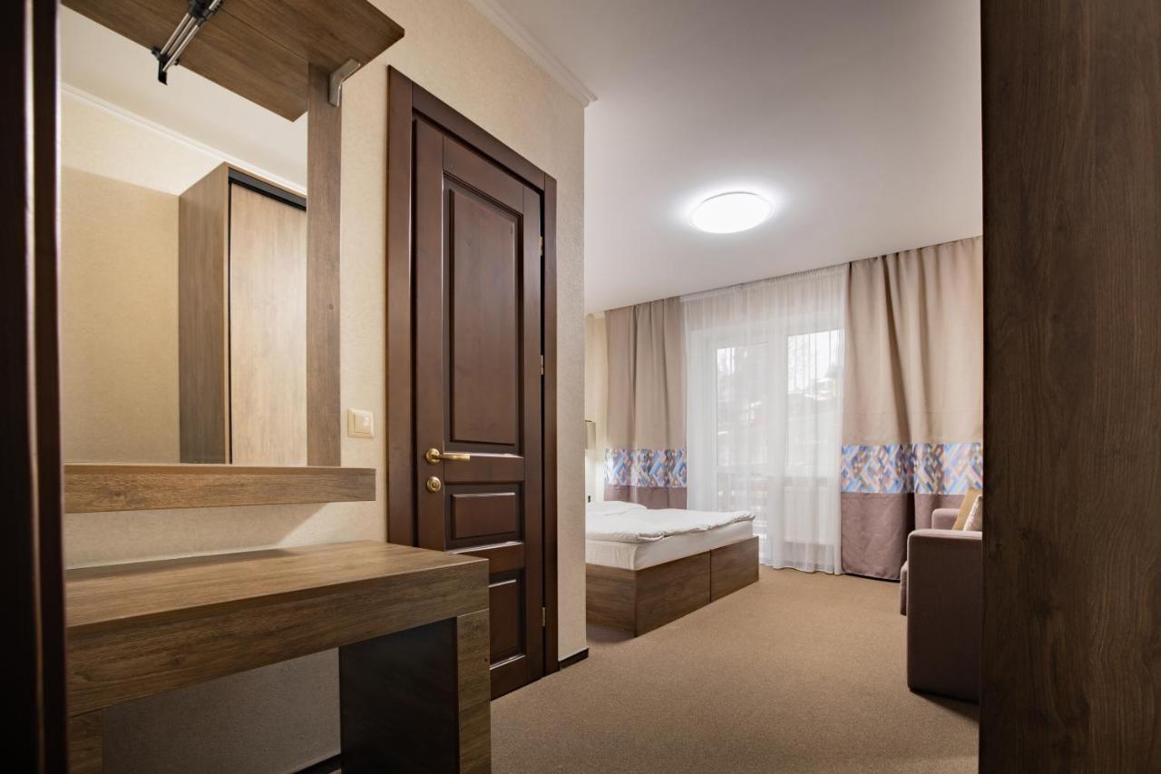 Private Rooms In Hotel Lift 1R Bukovel Exteriör bild